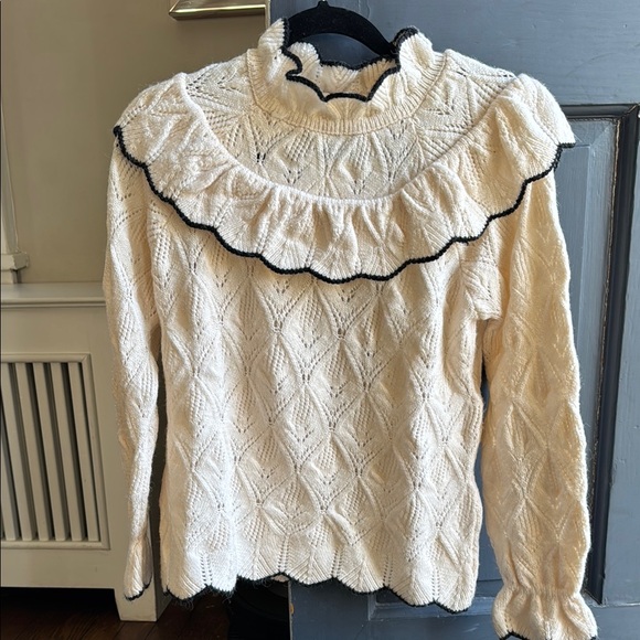 NWT Chic White Knit Sweater with Black Trim - Picture 2 of 5
